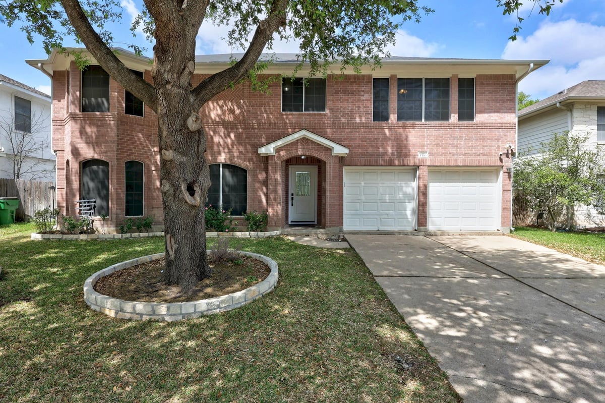 Living area at 1516 Lorson Loop - 4 bed 2 bath home