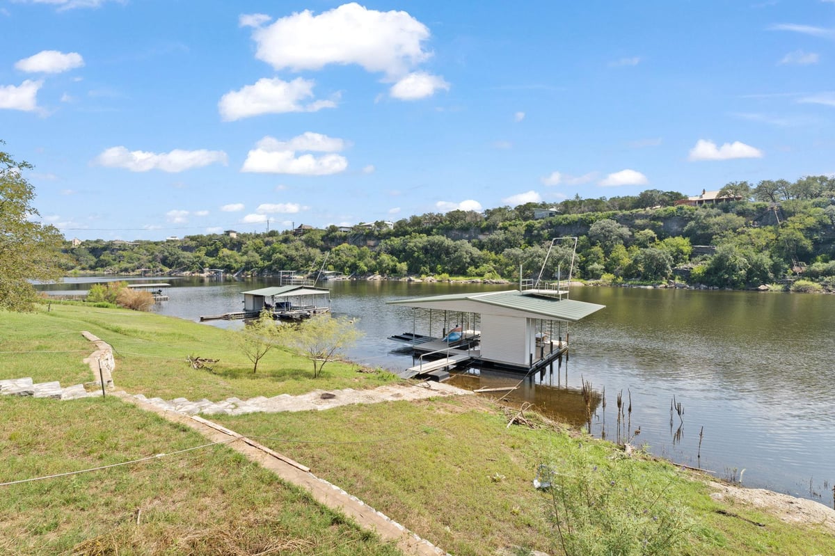 1517 Likeness Rd - front exterior - Luxury lot in Paleface Ranch Sec 2B, Spicewood, TX