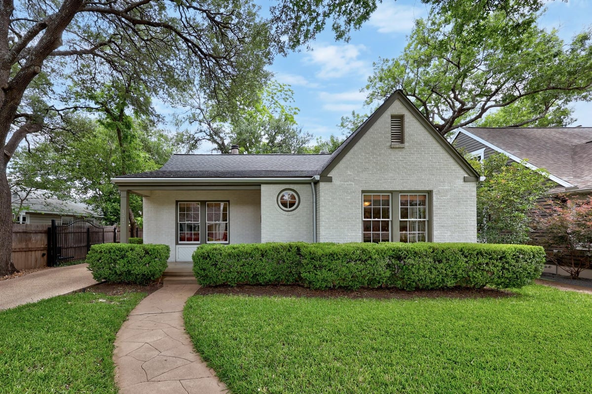 View 1517 W 29th ST in Summit Place 1517 W 29th ST - property photo 1 - Luxury home in Summit Place, Austin, TX
