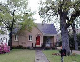 1518 Northwood Rd - front exterior - Luxury home in EDGEMONT, Austin, TX