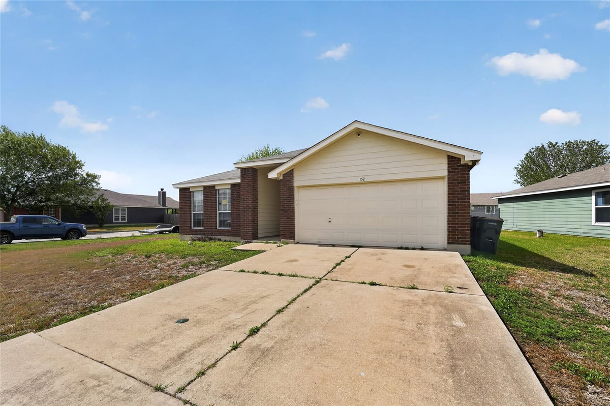 View 152 Eagle Dr in Riverside Grove 152 Eagle Dr - front exterior - Luxury home in Riverside Grove, Luling, TX