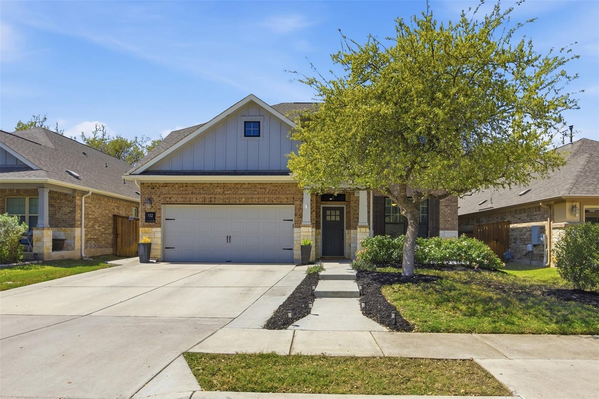 View 152 Rosling Dr in White Oak Preserve Sec Two 152 Rosling Dr - front exterior - Luxury home in White Oak Preserve Sec Two, Buda, TX