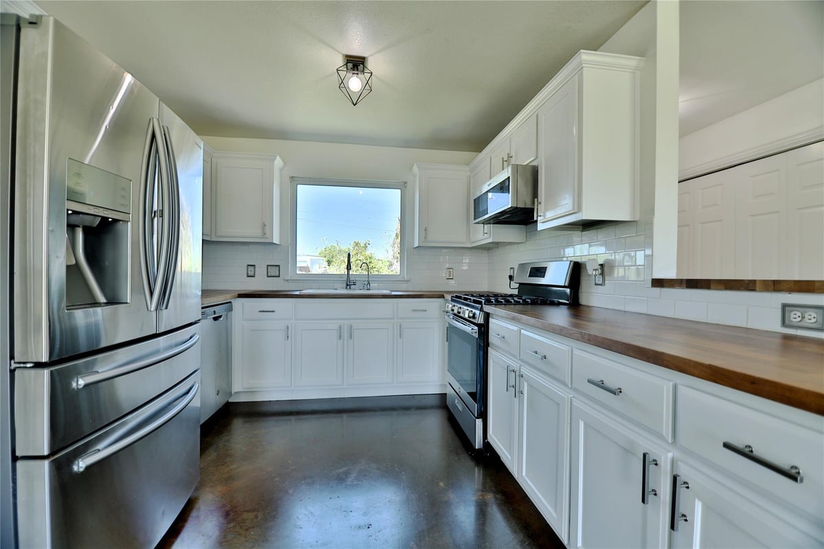 Primary bedroom at 152 Round Up Dr - 3 bed 2 bath home