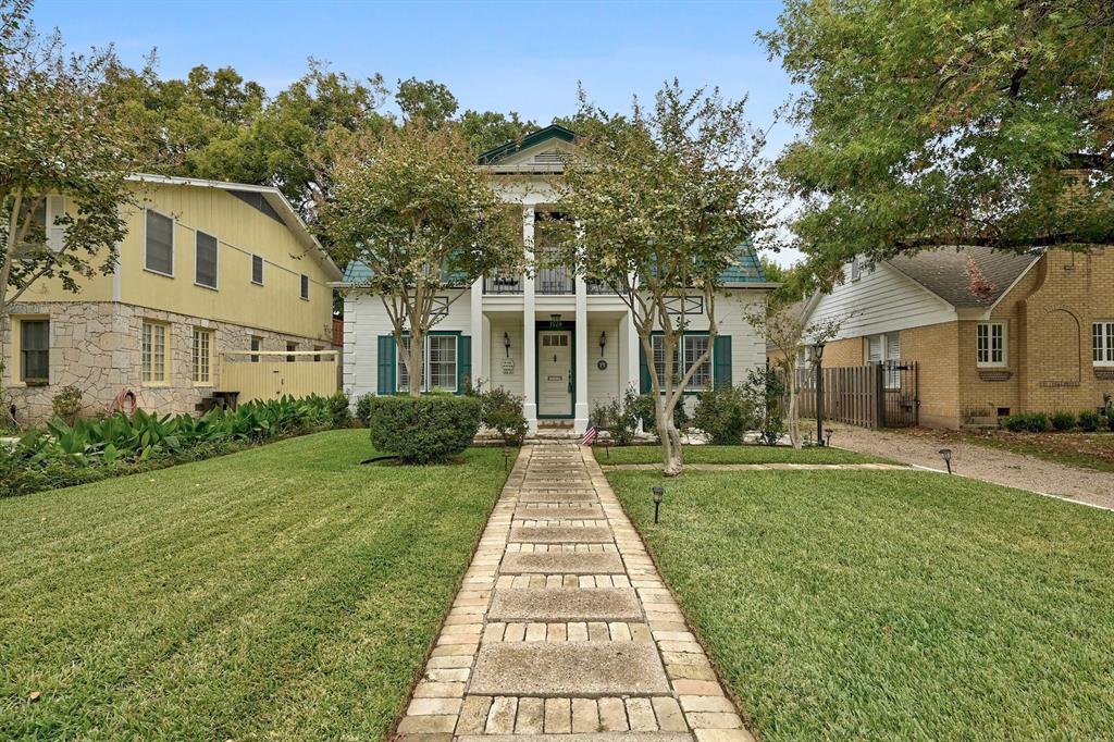 View 1520 Northwood Rd in Edgemont 1520 Northwood Rd - front exterior - Luxury home in Edgemont, Austin, TX