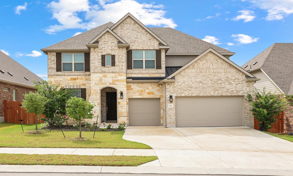 1521 Red Berry PASS - front exterior - Luxury home in Retreat at San Gabriel, Georgetown, TX