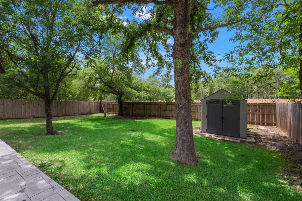 View 1521 Strasburg CIR in Shenandoah Ph 03 1521 Strasburg CIR - property photo 1 - Luxury home in Shenandoah Ph 03, College Station, TX