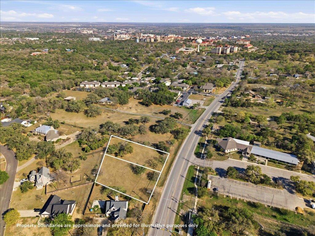 Living area at 1524-1526 OLD RR 12 Cir - Hughson Heights I, San Marcos, TX