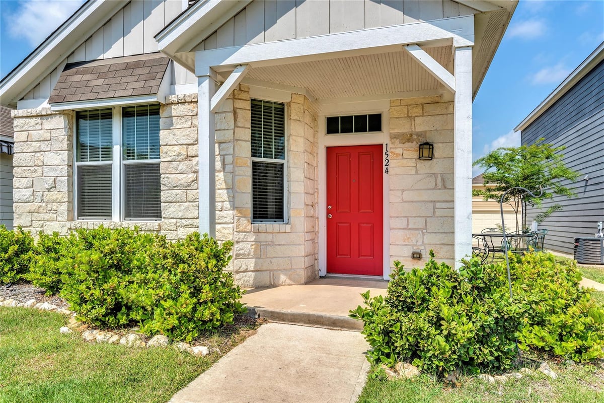 View 1524 Sanders in Plum Creek 1524 Sanders - front exterior - Luxury home in Plum Creek, Kyle, TX