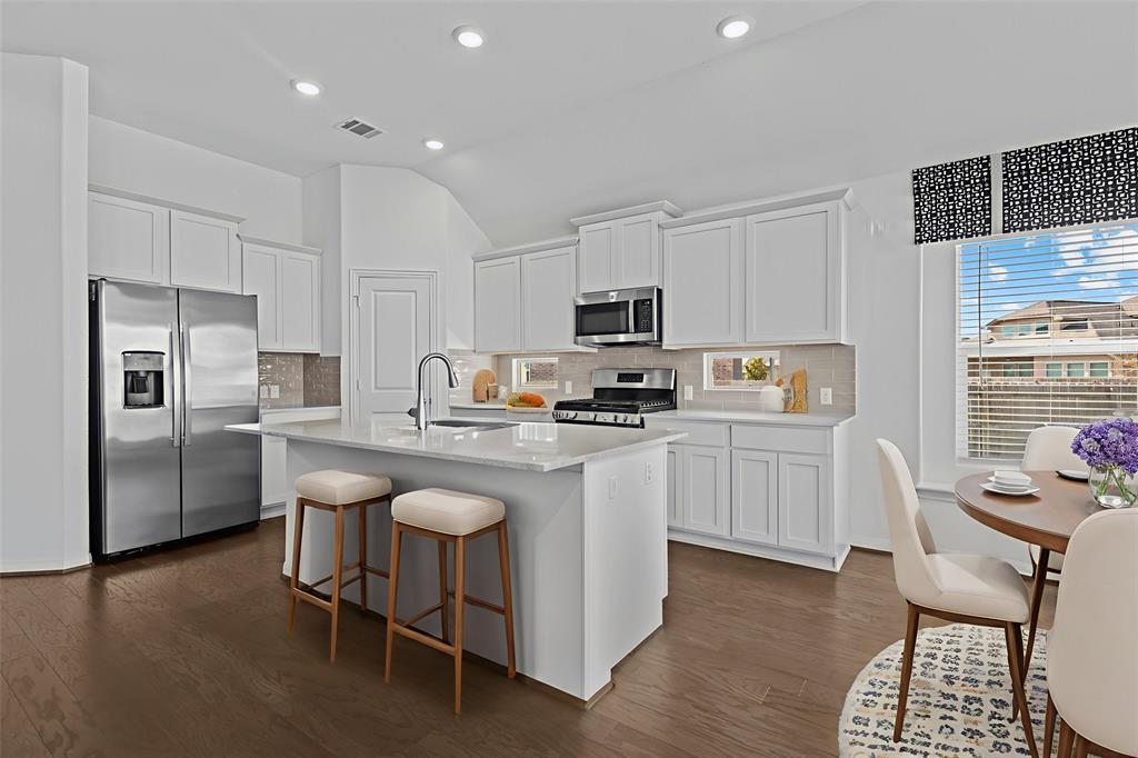 Living area at 1528 Aspinwall Cv - 4 bed 3 bath home