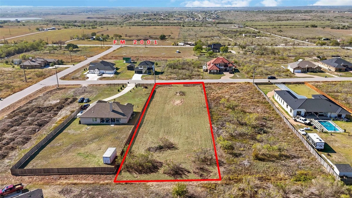 View 154 Burrobrush St in East Ridge 154 Burrobrush St - property photo 1 - Luxury lot in East Ridge, Niederwald, TX