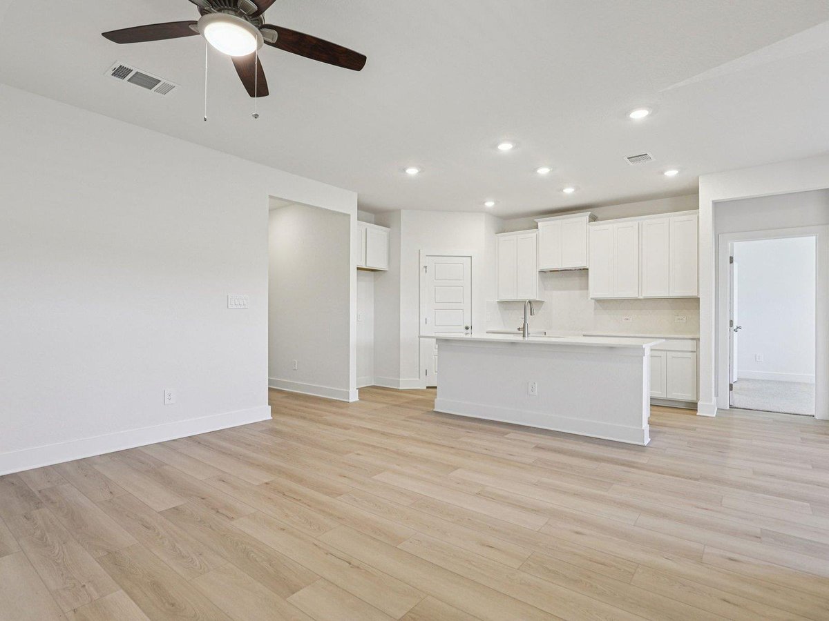 Primary bedroom at 154 Diablo Rim Ter - Big Sky Ranch, Dripping Springs, TX