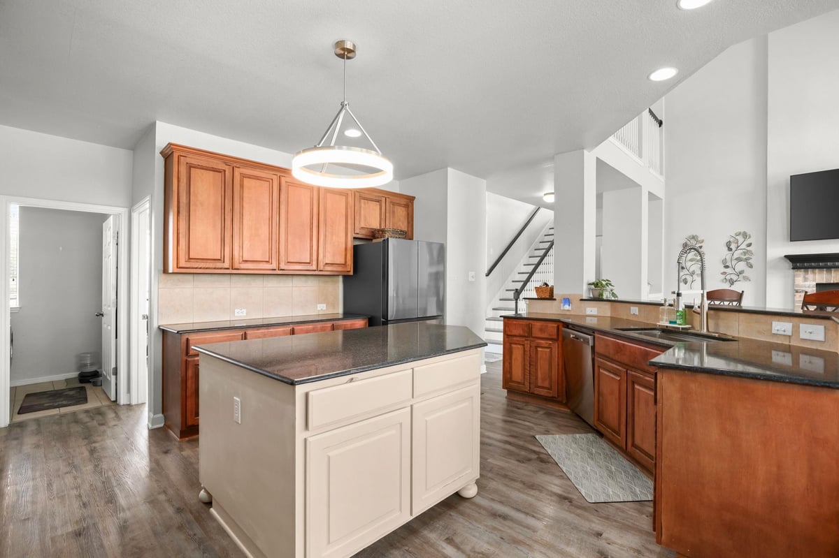 Primary bedroom at 154 Old Settlers Dr - 4 bed 3 bath home
