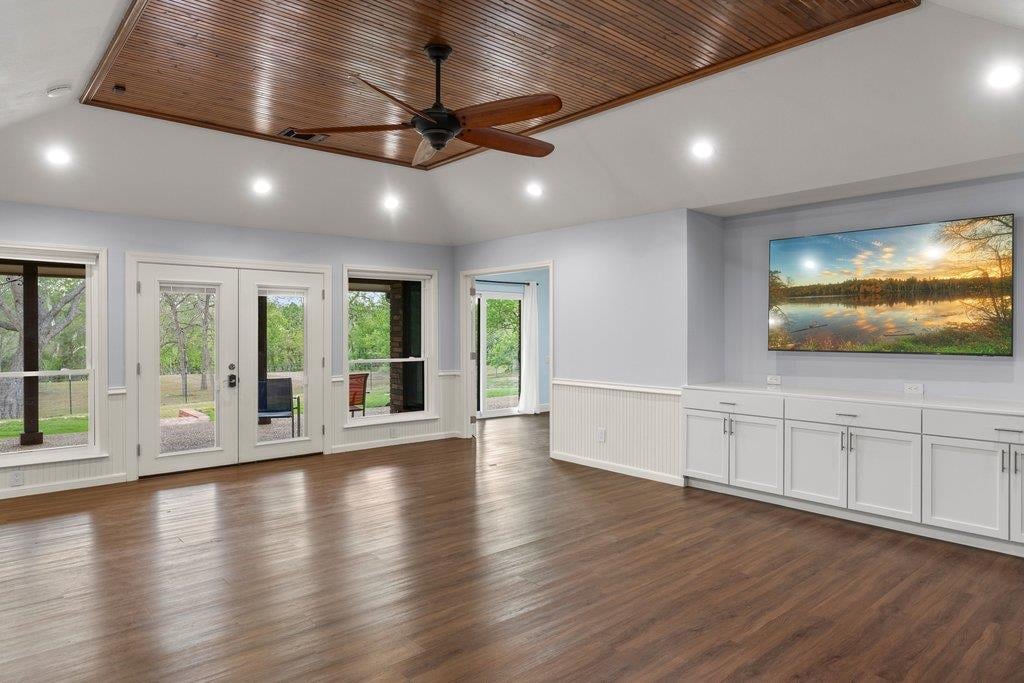 Primary bedroom at 154 Shoreline Dr - 4 bed 2 bath home