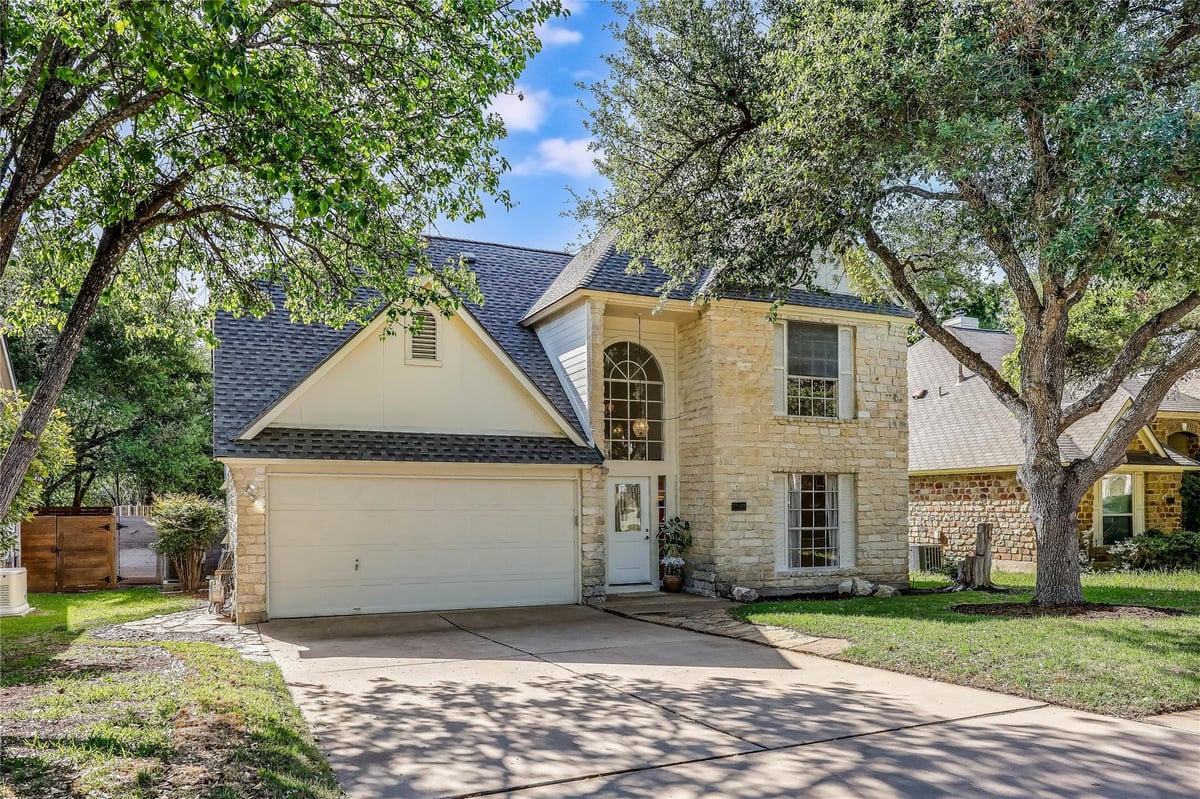 15413 Ecorio Dr - front exterior - Luxury home in Willow Run, Austin, TX
