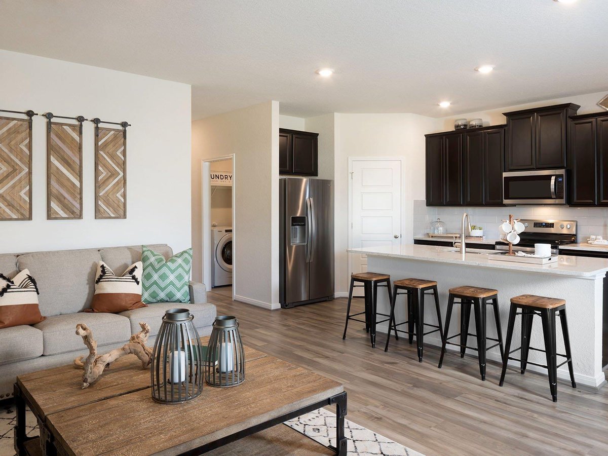 Primary bedroom at 1544 Ravine Way - 4 bed 2 bath home