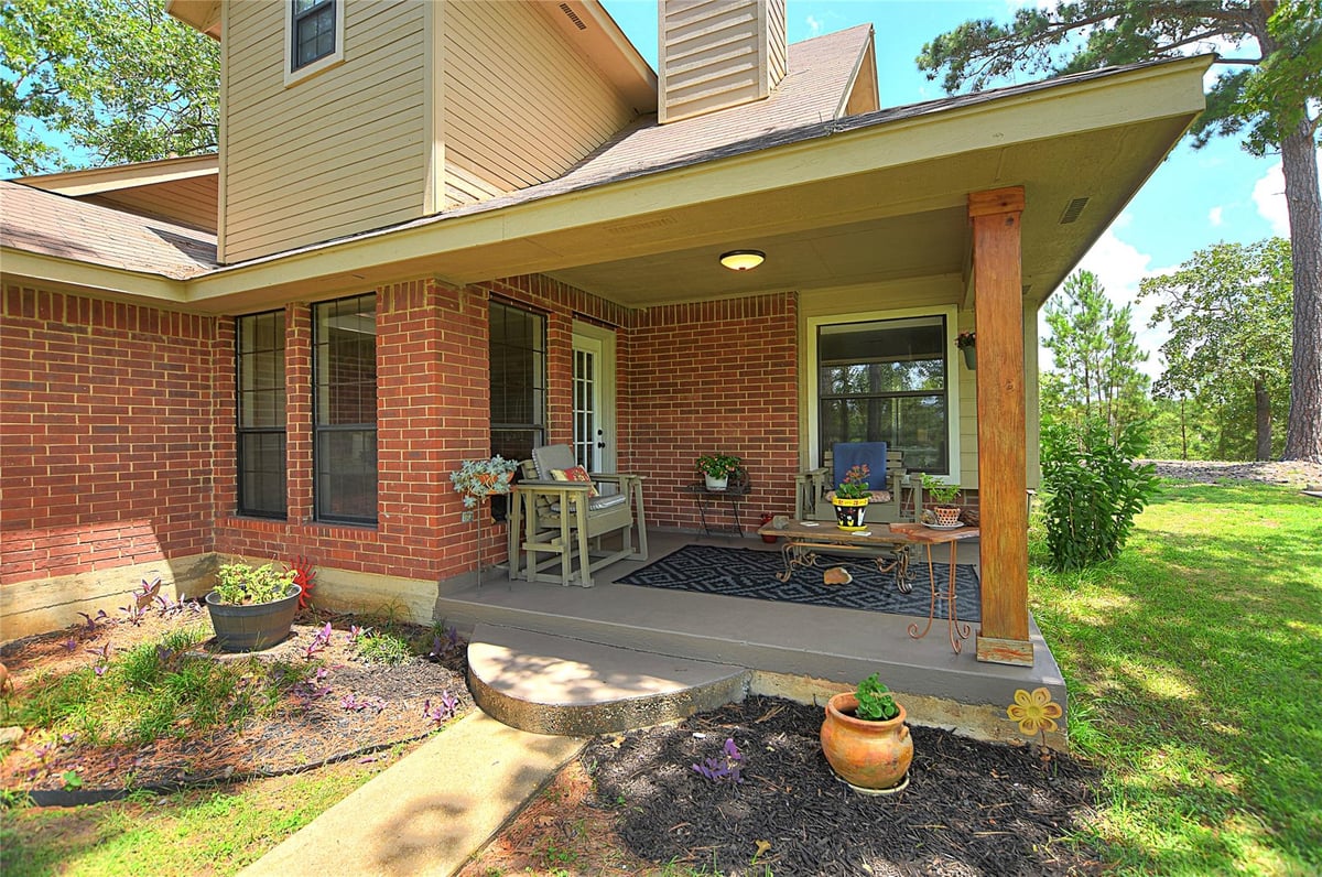 Kitchen at 155 Pahalawe Ln - 3 bed 2 bath home