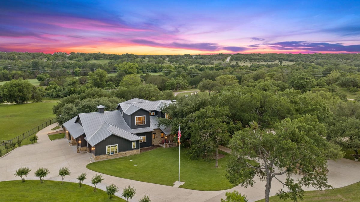 View 1550 Trebled Waters TRL in Howard Ranch Sec 2 1550 Trebled Waters TRL - front exterior - Luxury home in Howard Ranch Sec 2, Driftwood, TX