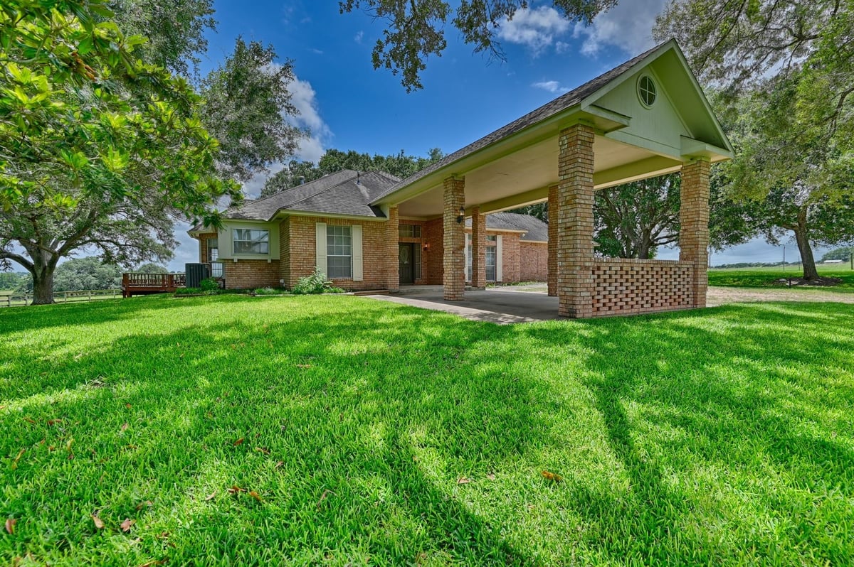 View 1552 Holub RD in Schulenburg 1552 Holub RD - property photo 1 - Luxury home in Schulenburg, Schulenburg, TX