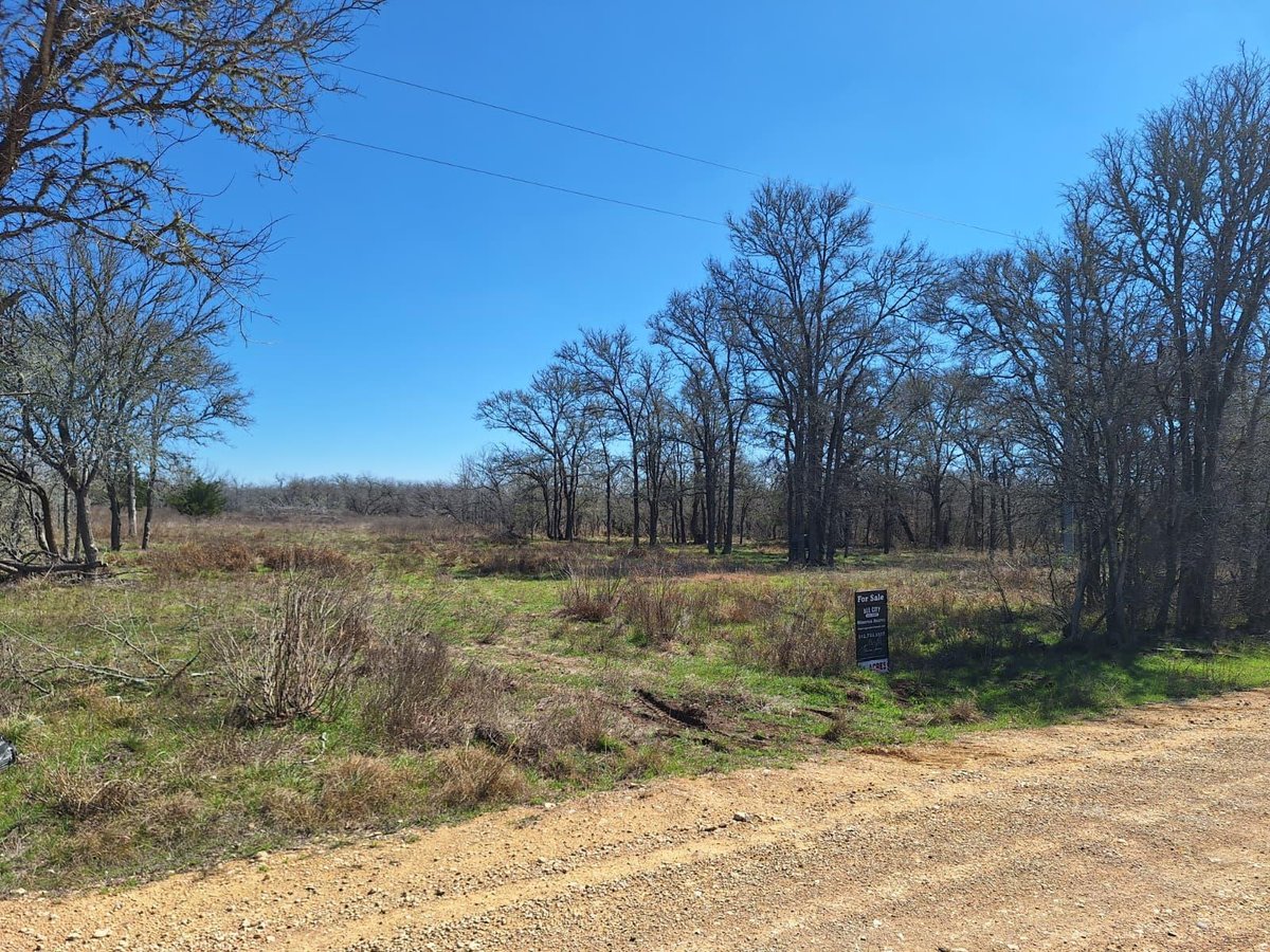 View 1554 Father Anderds Loop in A178 1554 Father Anderds Loop - front exterior - Luxury lot in A178, Flatonia, TX