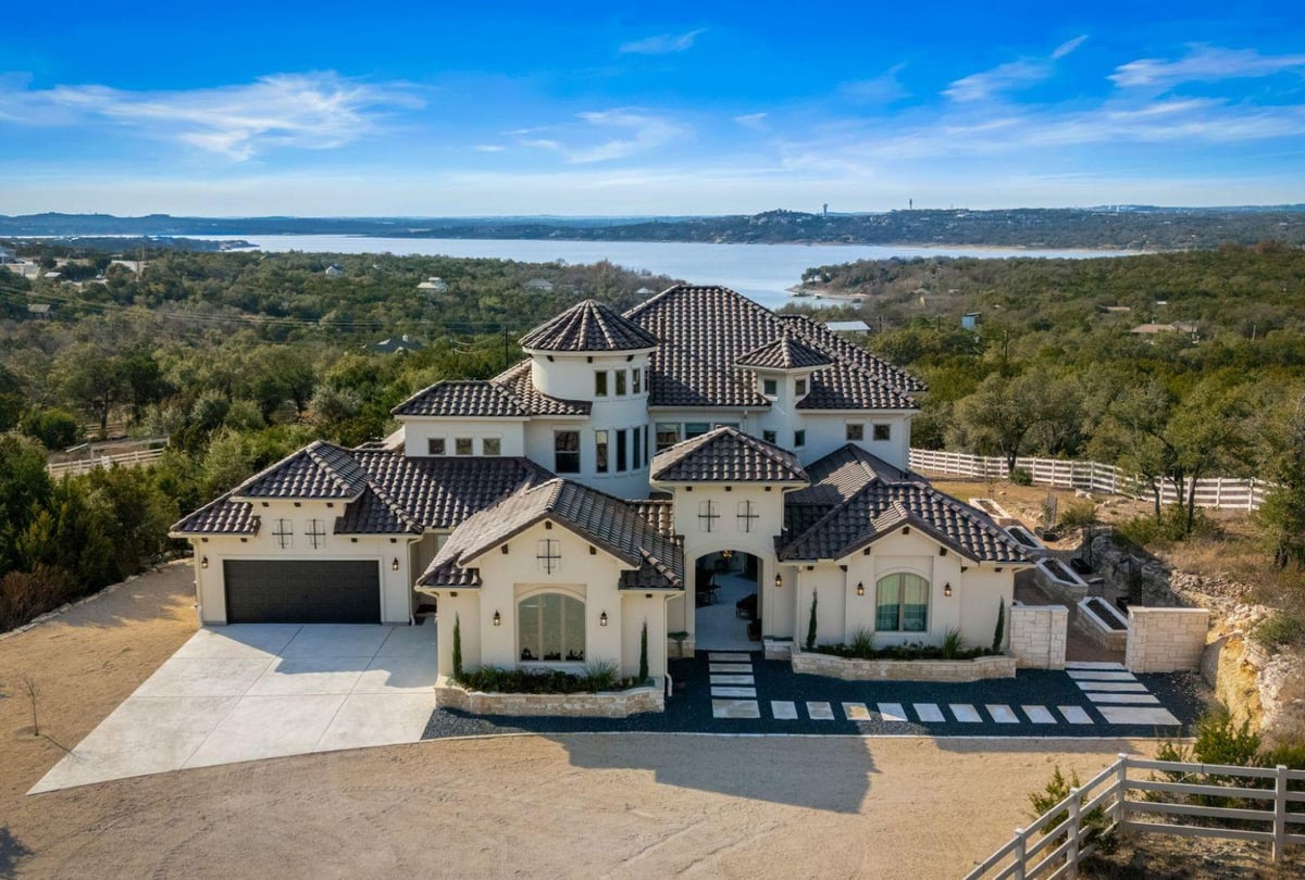 15608 Mary St - front exterior - Luxury home in Lake Travis 05, Volente, TX