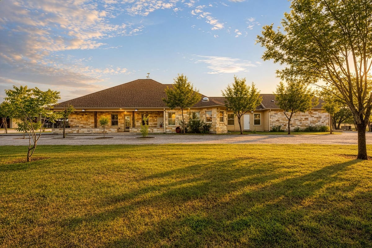 15611 Giese LN - front exterior - Luxury home in KIMBRO L, Manor, TX