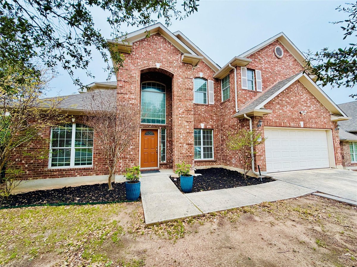 View 157 Amber Ash Dr in Amberwood Phase Three 157 Amber Ash Dr - front exterior - Luxury home in Amberwood Phase Three, Kyle, TX