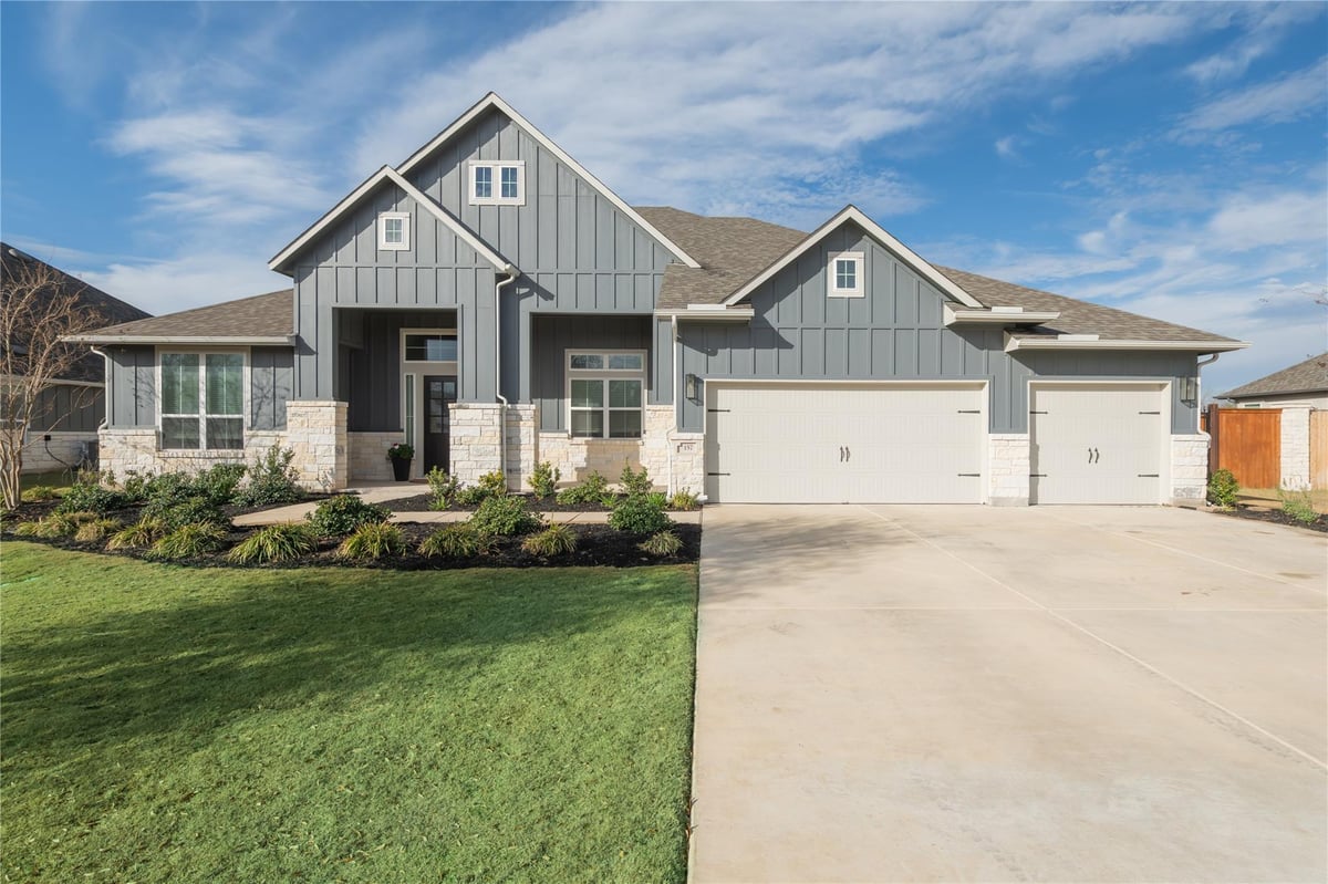Living area at 157 McNaughton Dr - 4 bed 3 bath home