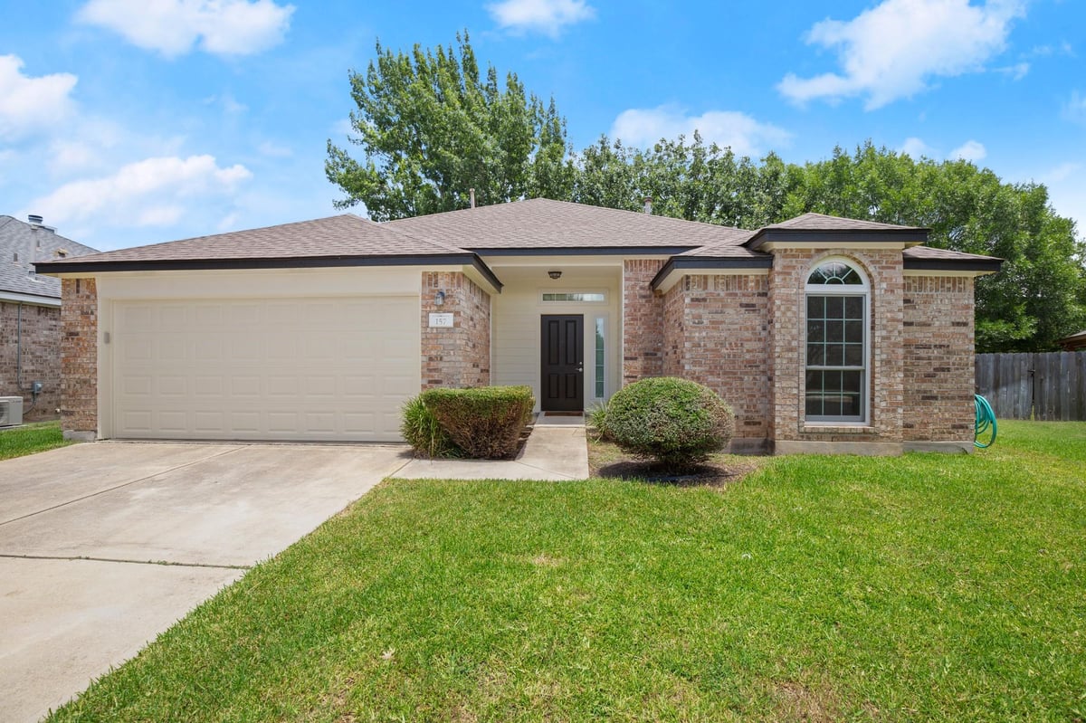 View 157 Meadowlark CIR in Katy Crossing Sec 03-A Pud 157 Meadowlark CIR - front exterior - Luxury home in Katy Crossing Sec 03-A Pud, Georgetown, TX
