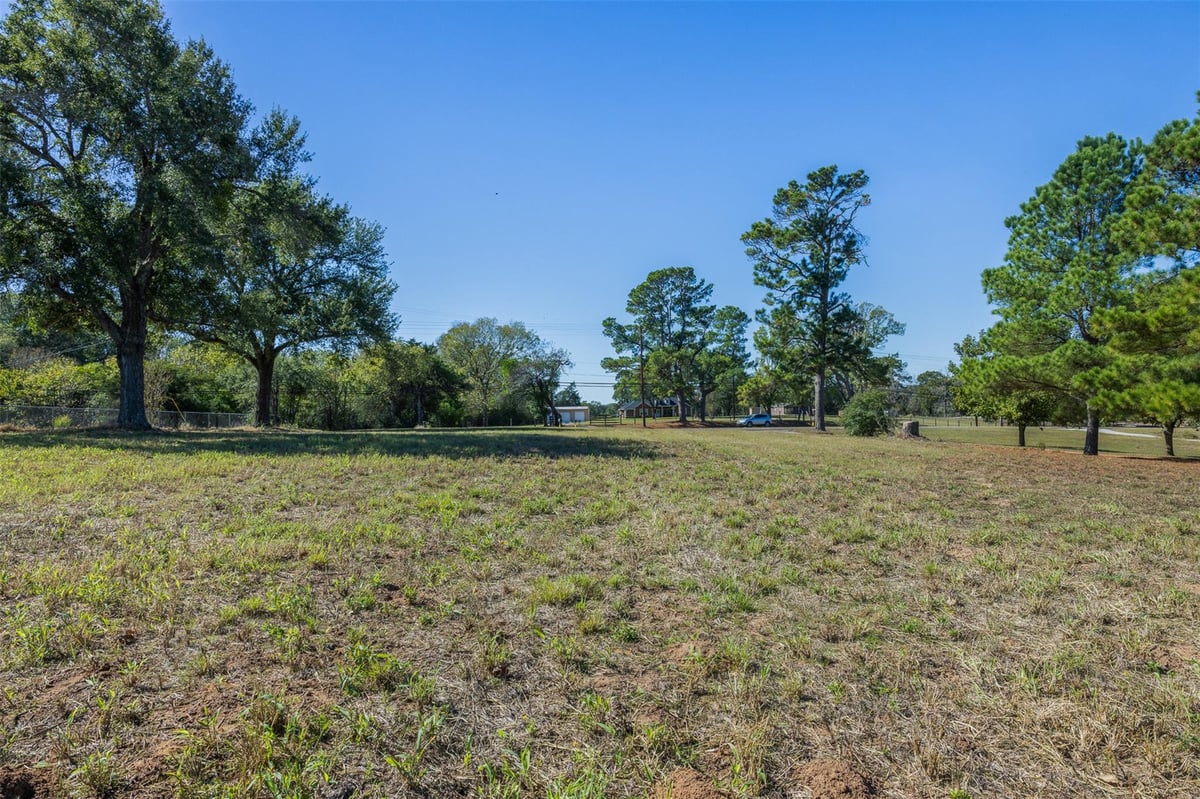 View 1572 St Hwy 36 N Hwy in N/A 1572 St Hwy 36 N Hwy - front exterior - Luxury lot in N/A, Caldwell, TX