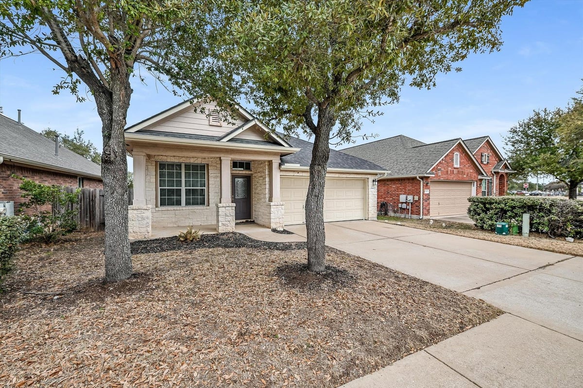 View 15802 Neenah Oak LOOP in Brushy Creek 15802 Neenah Oak LOOP - property photo 1 - Luxury home in Brushy Creek, Austin, TX