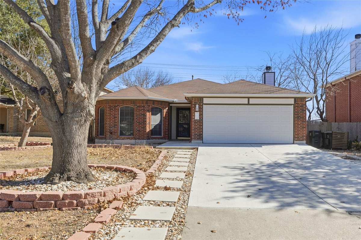 View 160 Orion Cv in Steeplechase Sub Ph Iii Sec 3 160 Orion Cv - property photo 1 - Luxury home in Steeplechase Sub Ph Iii Sec 3, Kyle, TX