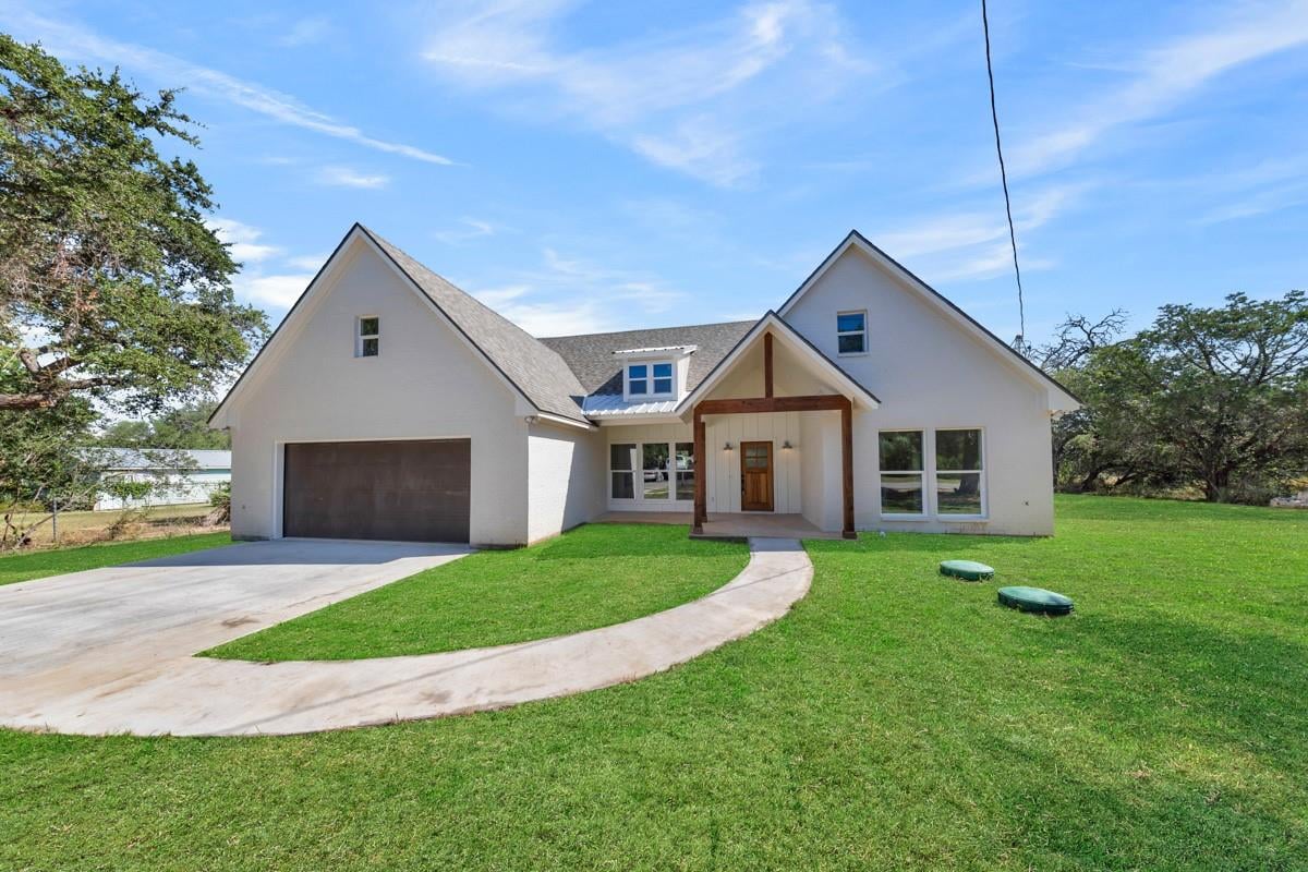 View 160 W Stonecastle DR in Greencastle 160 W Stonecastle DR - property photo 1 - Luxury home in Greencastle, Granite Shoals, TX