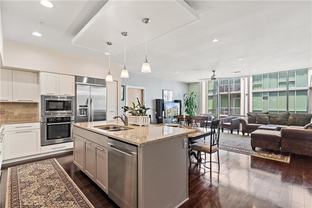 View 1600 Barton Springs RD Unit #4501 in Bartonplace Condo 1600 Barton Springs RD Unit #4501 - front exterior - Luxury home in Bartonplace Condo, Austin, TX