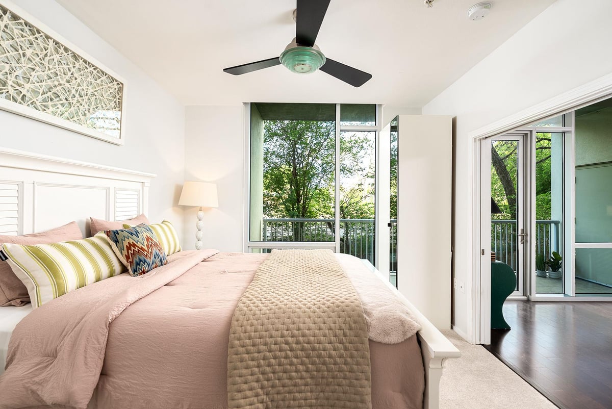 Living area at 1600 Barton Springs Rd Unit #5108 - 1 bed 1 bath home