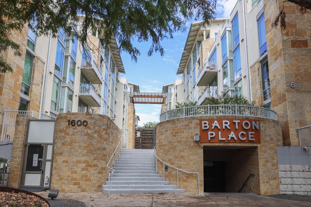 View 1600 Barton Springs RD Unit #5610 in Bartonplace Condo 1600 Barton Springs RD Unit #5610 - front exterior - Luxury home in Bartonplace Condo, Austin, TX