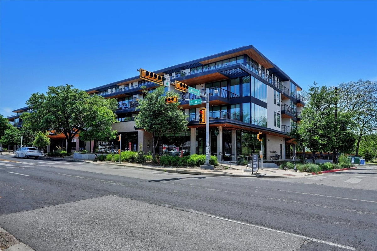 Living area at 1600 S 1st St Unit #403 - 2 bed 2 bath home