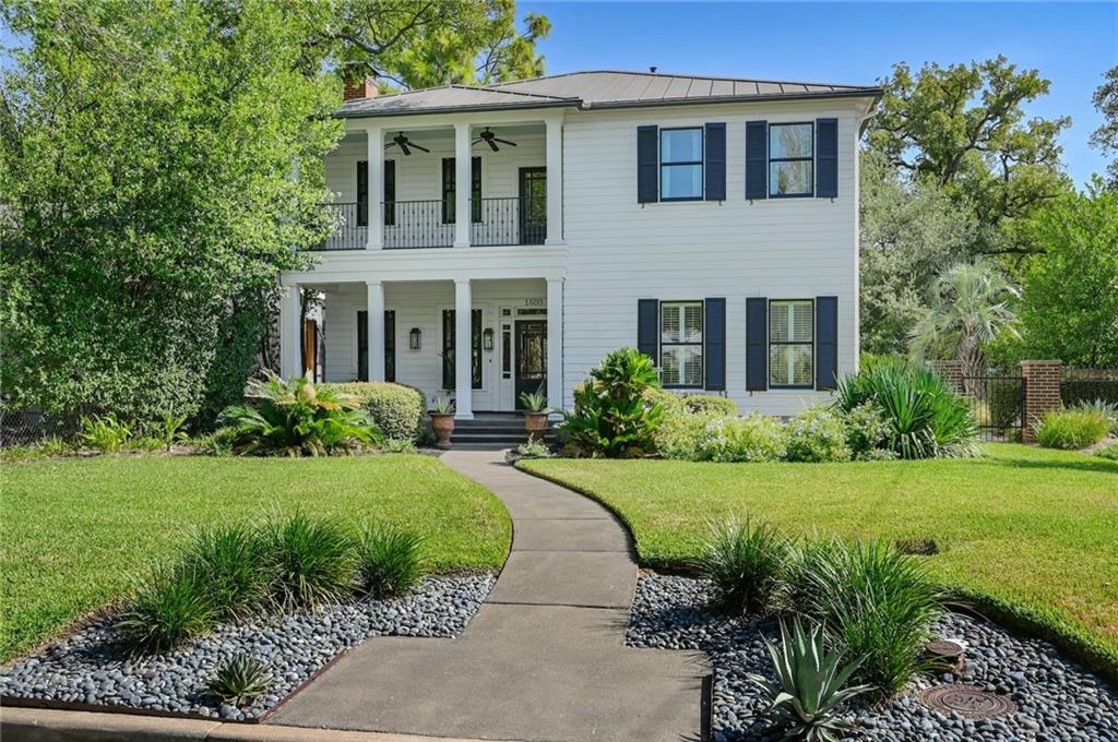 View 1600 Westover RD in Edgemont 1600 Westover RD - front exterior - Luxury home in Edgemont, Austin, TX
