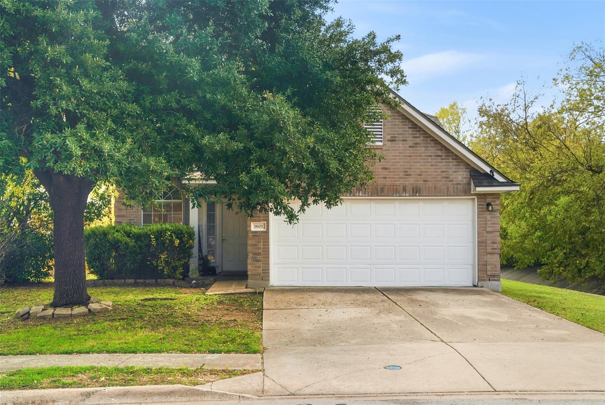 View 1601 Breezy Ct in Windy Park Sec 1 1601 Breezy Ct - front exterior - Luxury home in Windy Park Sec 1, Round Rock, TX