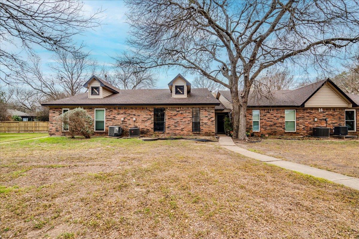 View 1601 Faro DR Unit #1402 in Chambord Condo Rev 1999 1601 Faro DR Unit #1402 - property photo 1 - Luxury home in Chambord Condo Rev 1999, Austin, TX