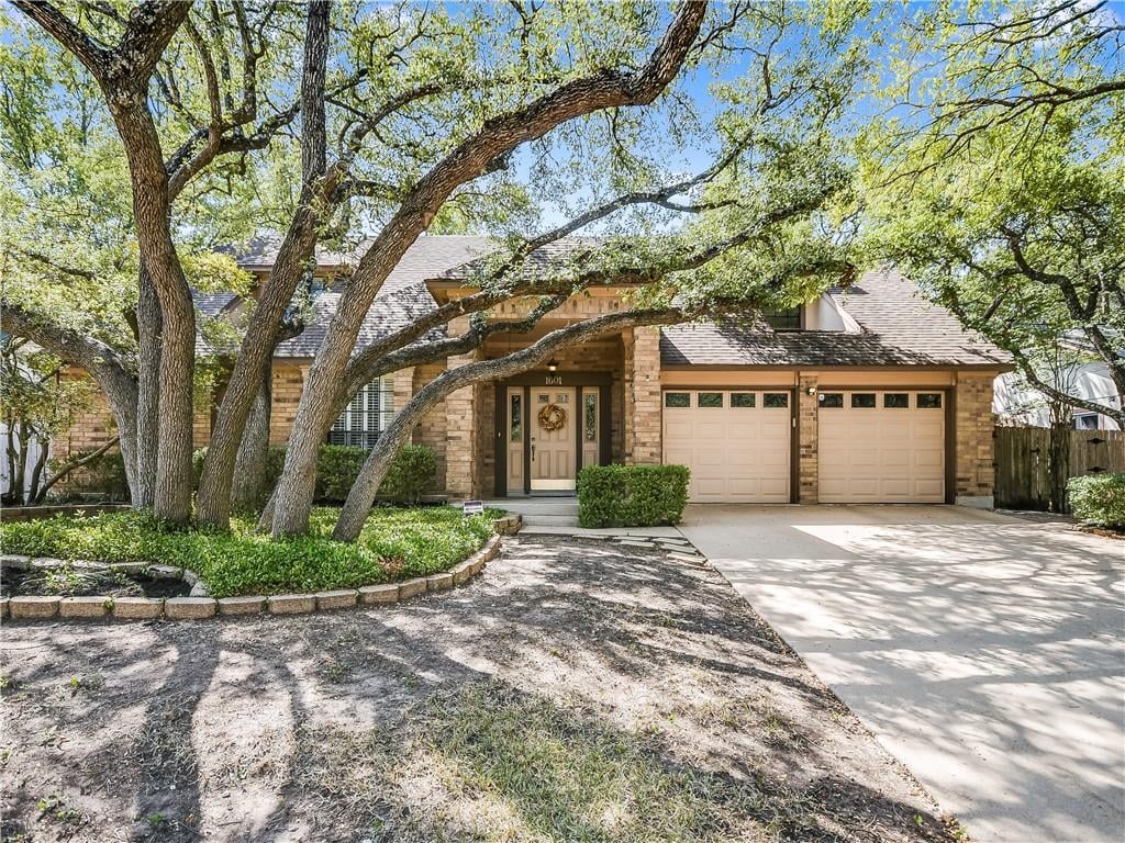 View 1601 Garnaas Dr in Gracywoods Sec 09 & 10 1601 Garnaas Dr - front exterior - Luxury home in Gracywoods Sec 09 & 10, Austin, TX