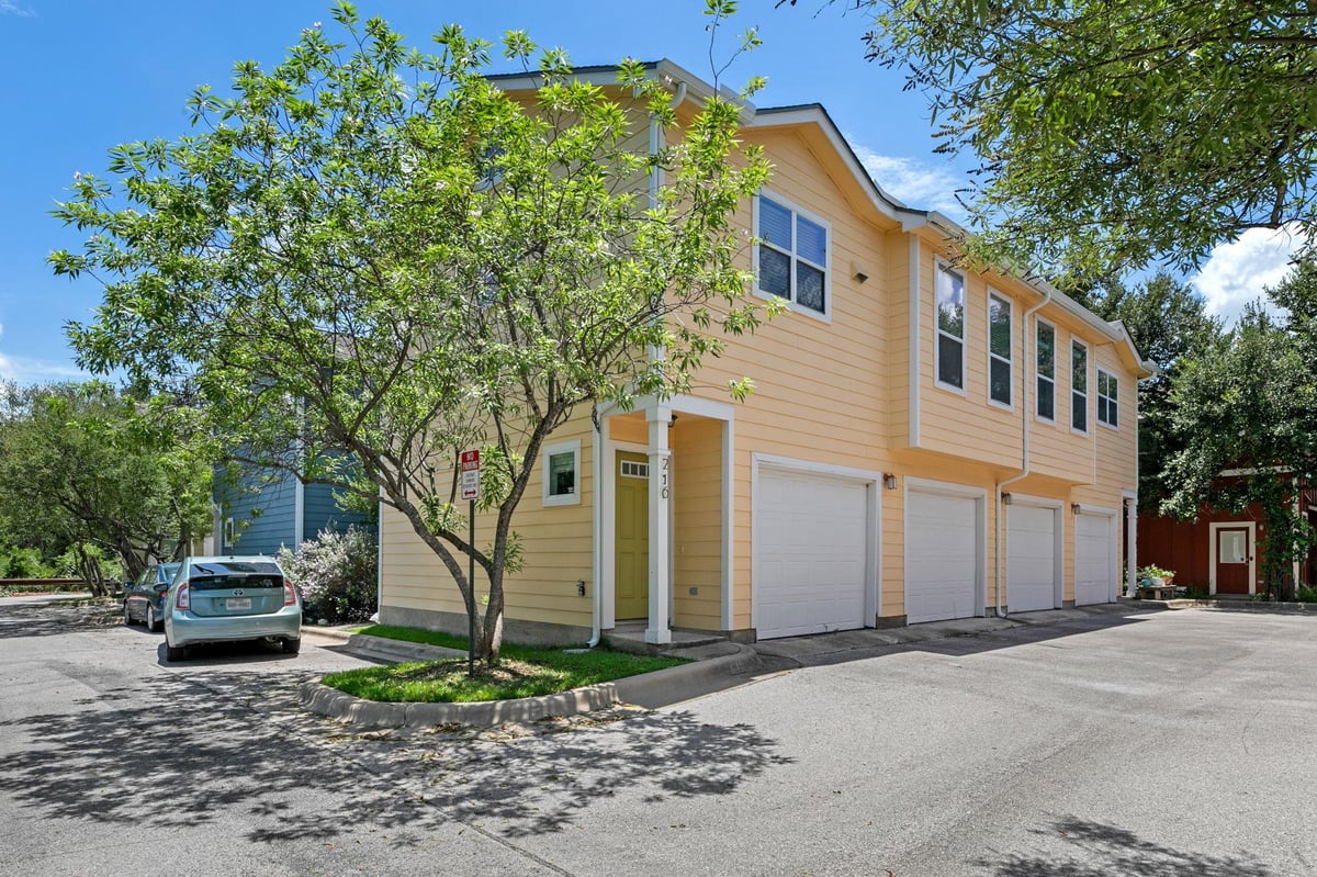 View 1601 Miriam Ave Unit #216 in Chestnut Commons 1601 Miriam Ave Unit #216 - front exterior - Luxury home in Chestnut Commons, Austin, TX