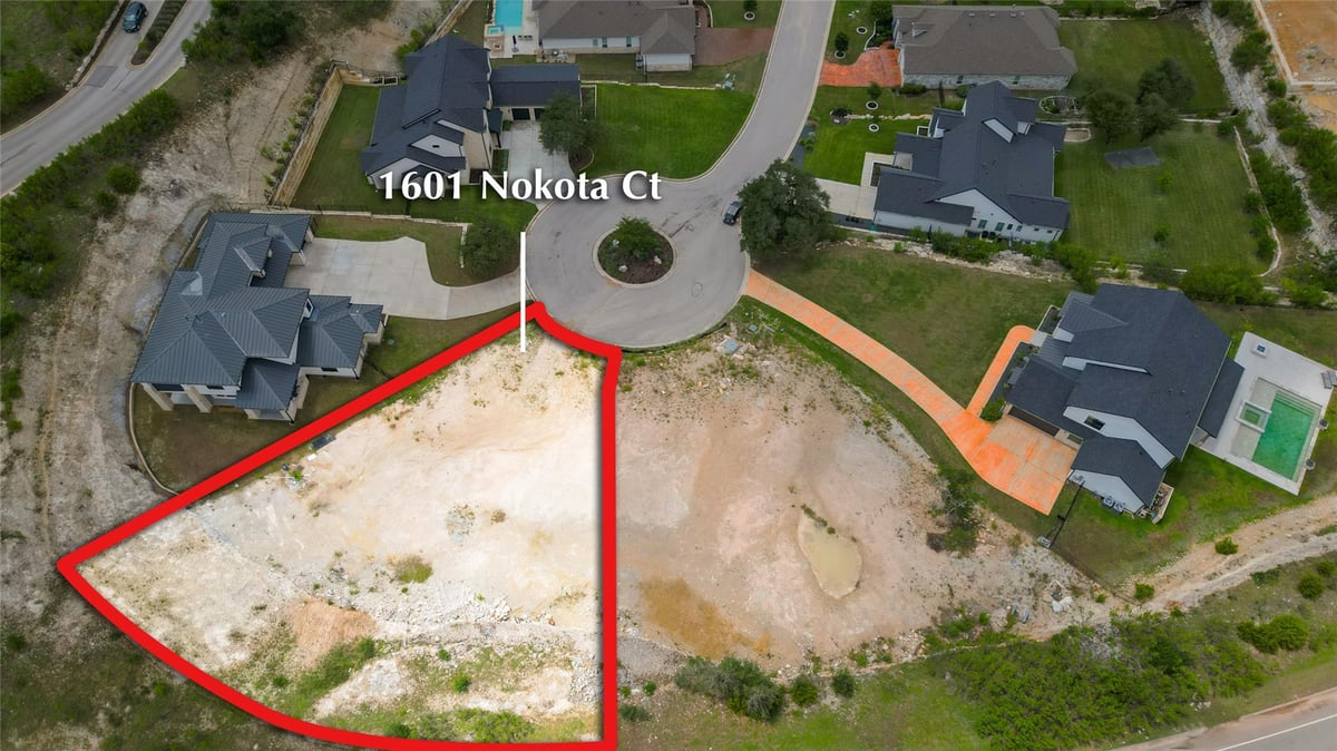 View 1601 Nokota Ct in Fairways At Crystal Falls Sec 1601 Nokota Ct - front exterior - Luxury lot in Fairways At Crystal Falls Sec, Leander, TX