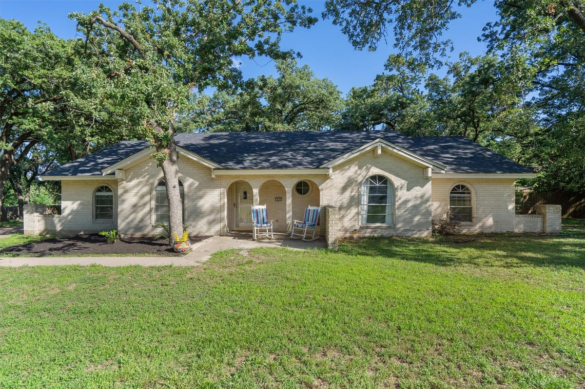 View 1601 O'Kelley RD in Linwood Acres #2 1601 O'Kelley RD - front exterior - Luxury home in Linwood Acres #2, Rockdale, TX
