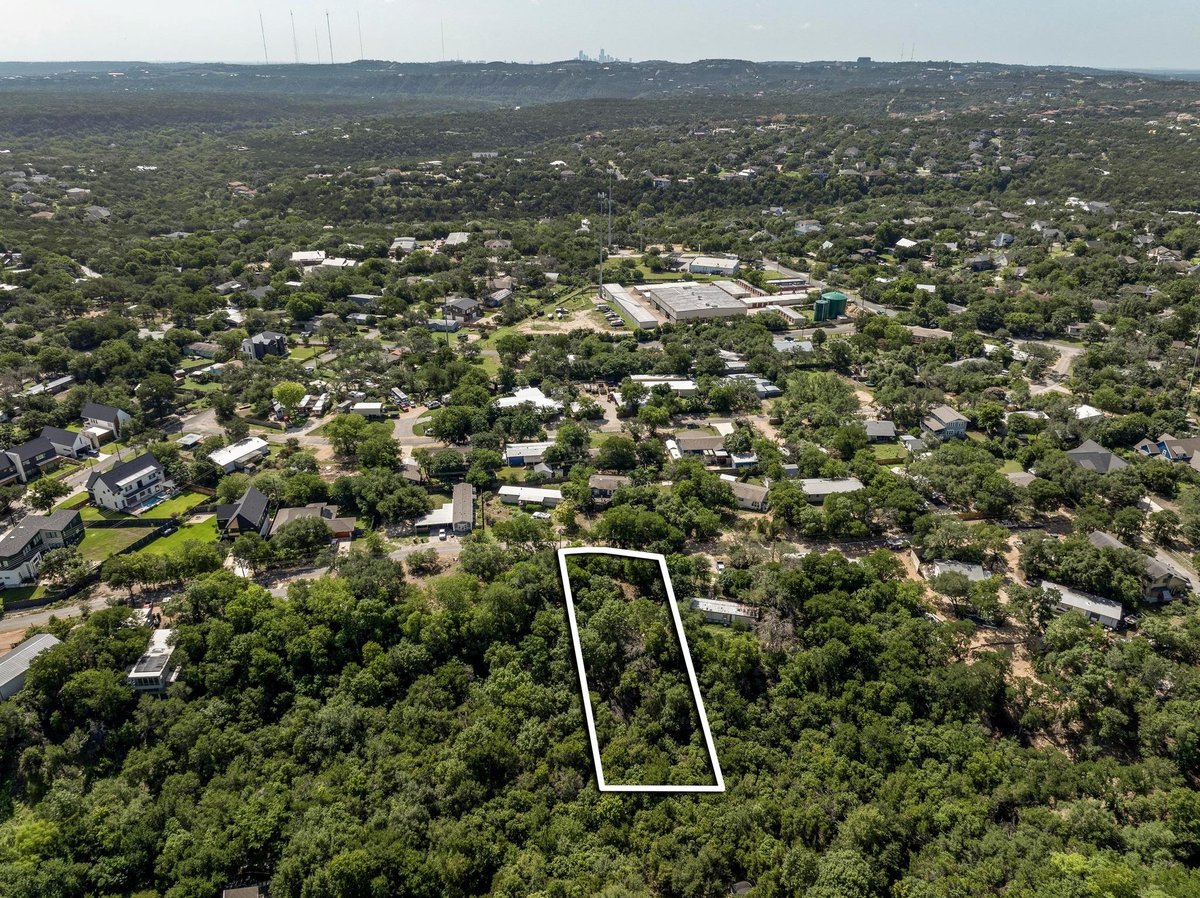 View 1602 Miami Dr in Austin Lake Hills Sec 01 1602 Miami Dr - front exterior - Luxury lot in Austin Lake Hills Sec 01, Austin, TX