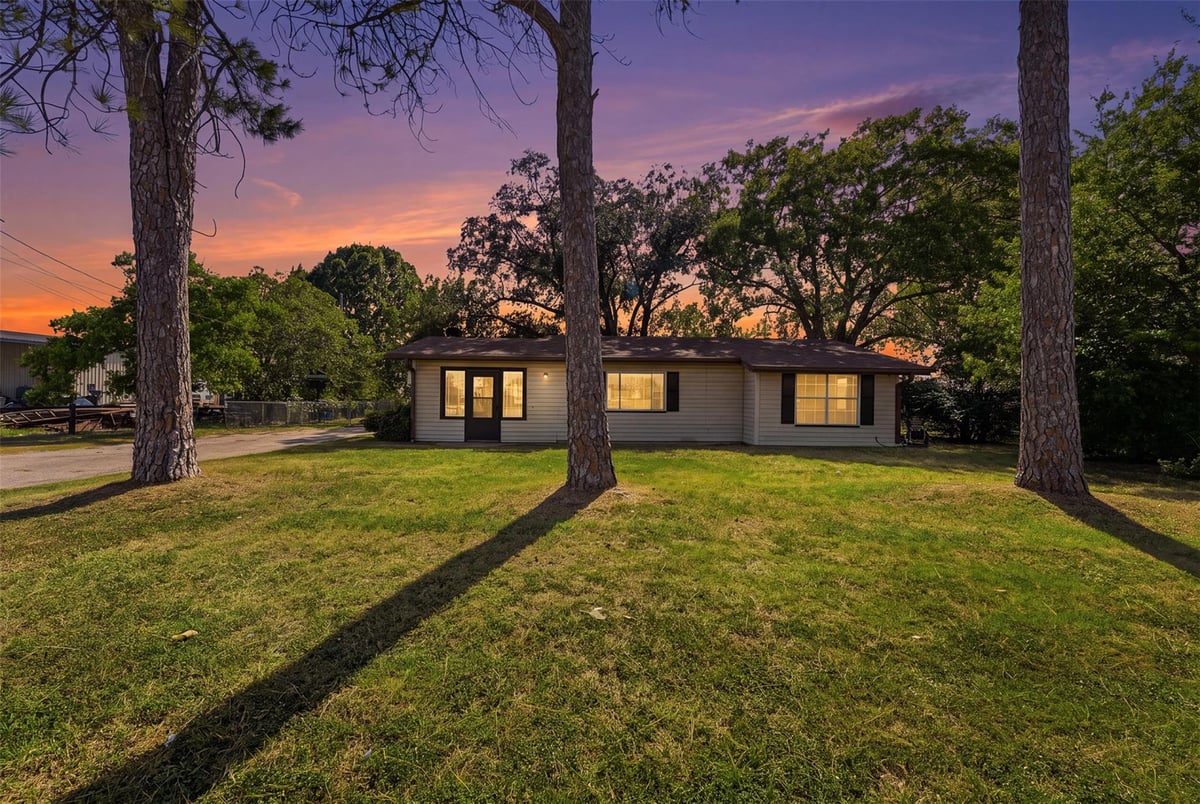 View 1603 Seydler ST in None 1603 Seydler ST - property photo 1 - Luxury home in None, Gonzales, TX