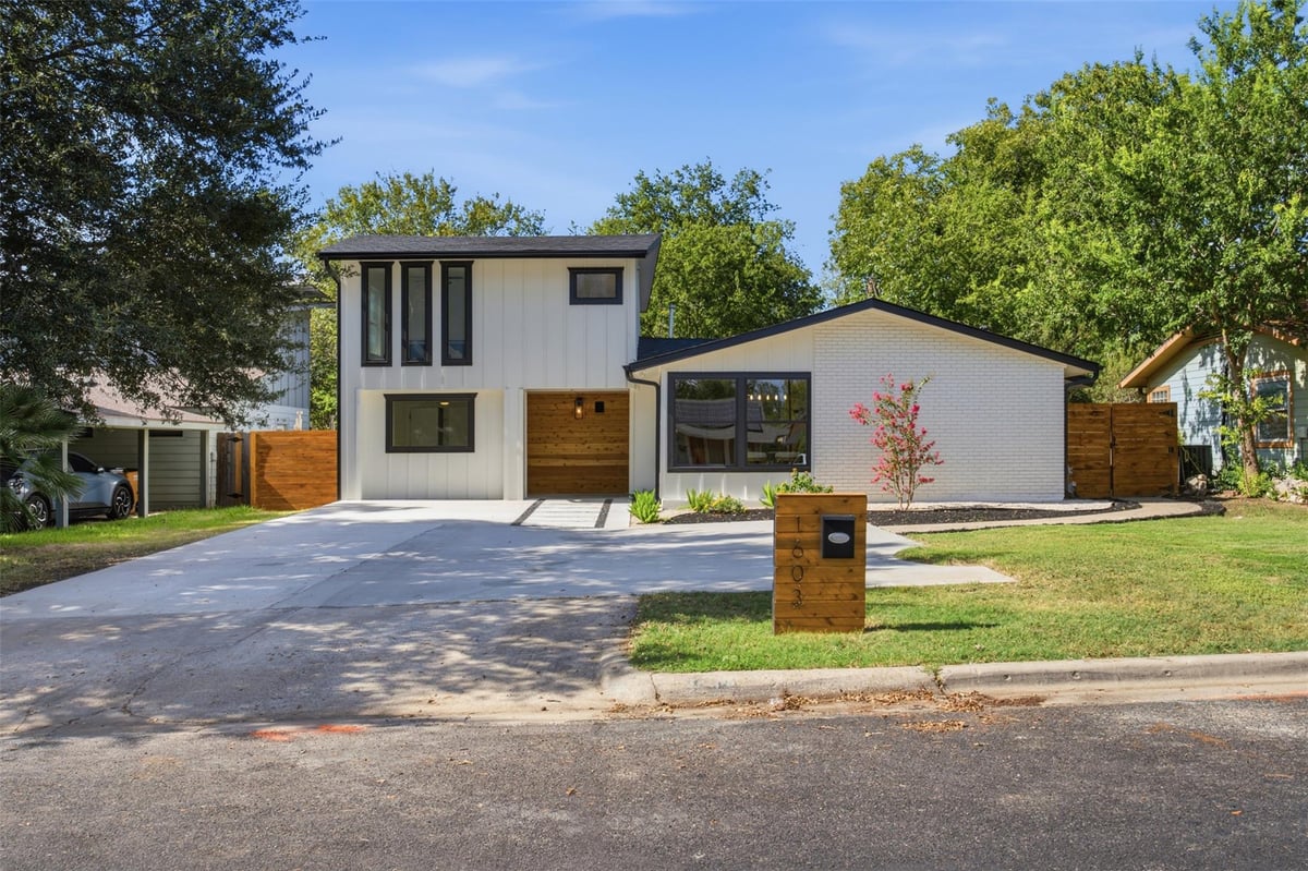 View 1603 Suffolk DR in Windsor Park Sec 01 1603 Suffolk DR - property photo 1 - Luxury home in Windsor Park Sec 01, Austin, TX