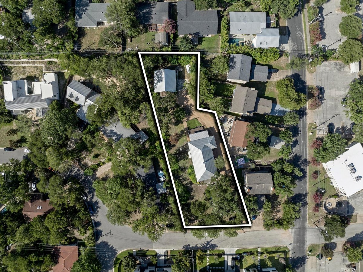 1603 Taylor Gaines ST - property photo 1 - Luxury lot in SUMMIT HILL, Austin, TX