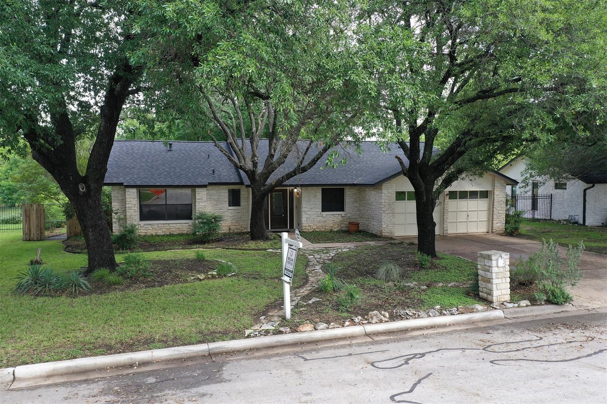 View 1603 W Creek Loop in Round Rock West Sec 06B 1603 W Creek Loop - front exterior - Luxury home in Round Rock West Sec 06B, Round Rock, TX