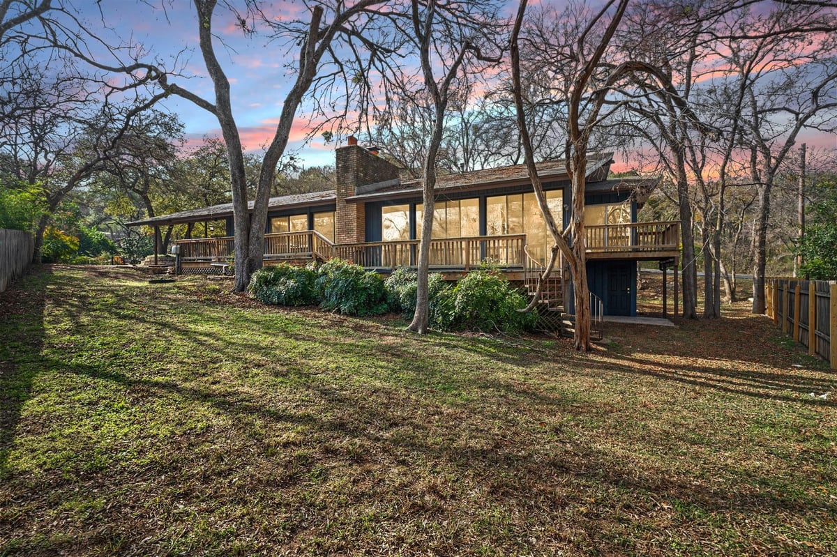 View 1603 Westlake DR in Lakeview Gardens 1603 Westlake DR - property photo 1 - Luxury home in Lakeview Gardens, West Lake Hills, TX