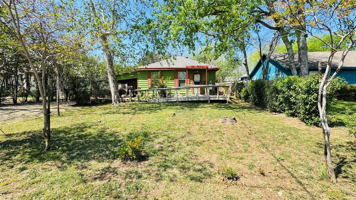 1604 S Pine St - property photo 1 - Luxury home in EIDMAN ADDN, Georgetown, TX